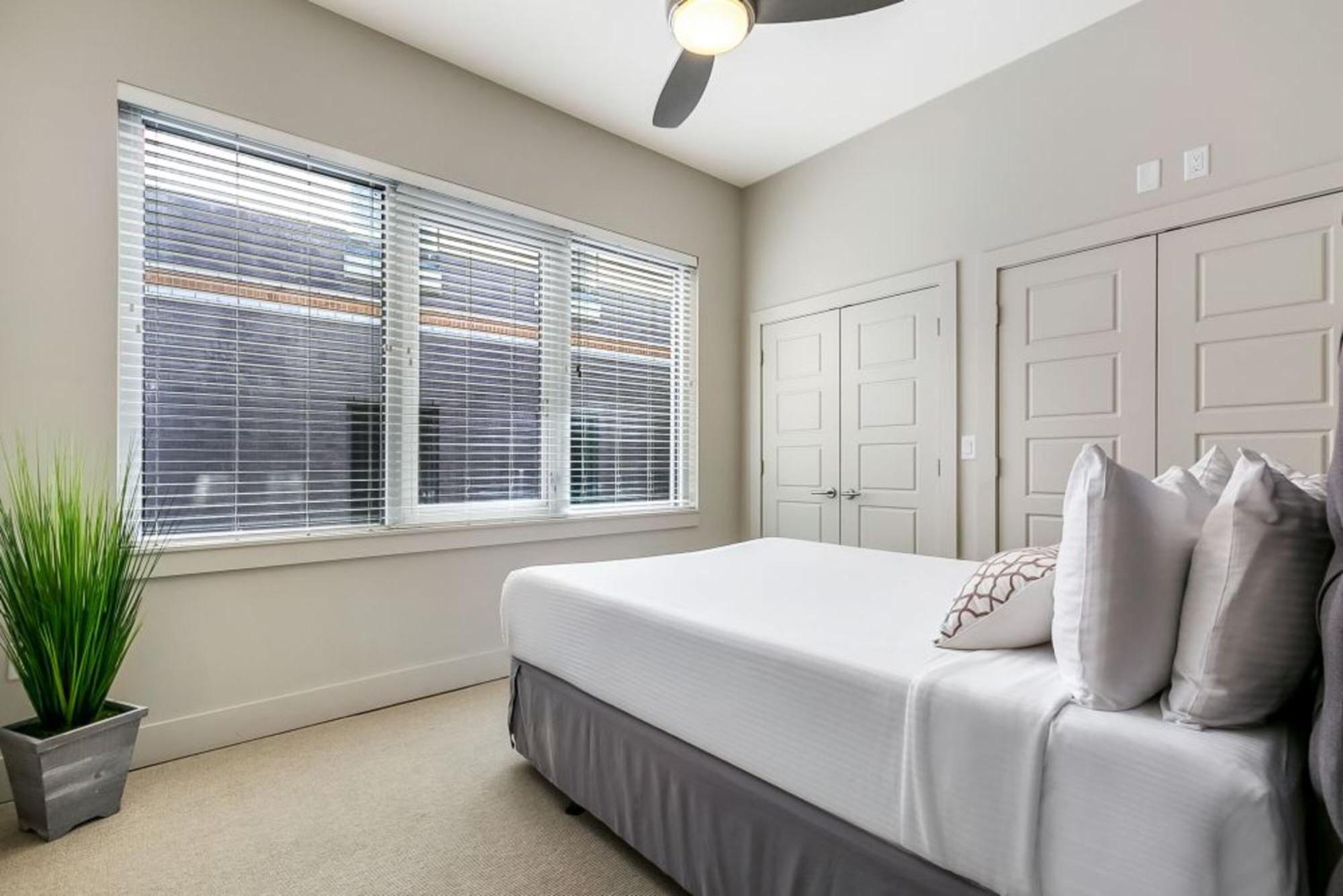 Upscale Condos And Penthouses Close To Canal And Bourbon St Nova Orleães Exterior foto