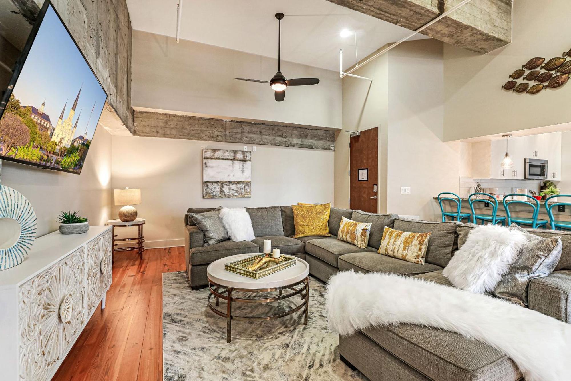 Upscale Condos And Penthouses Close To Canal And Bourbon St Nova Orleães Exterior foto