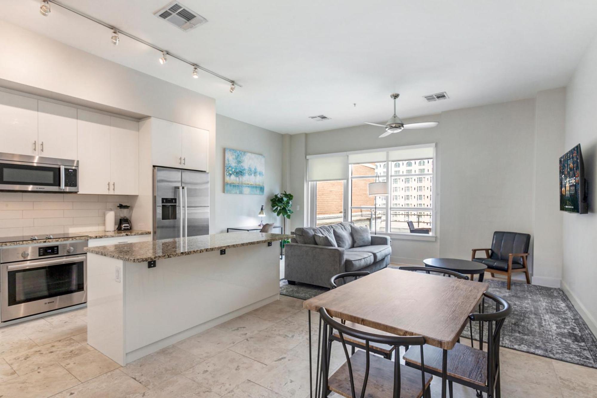 Upscale Condos And Penthouses Close To Canal And Bourbon St Nova Orleães Exterior foto