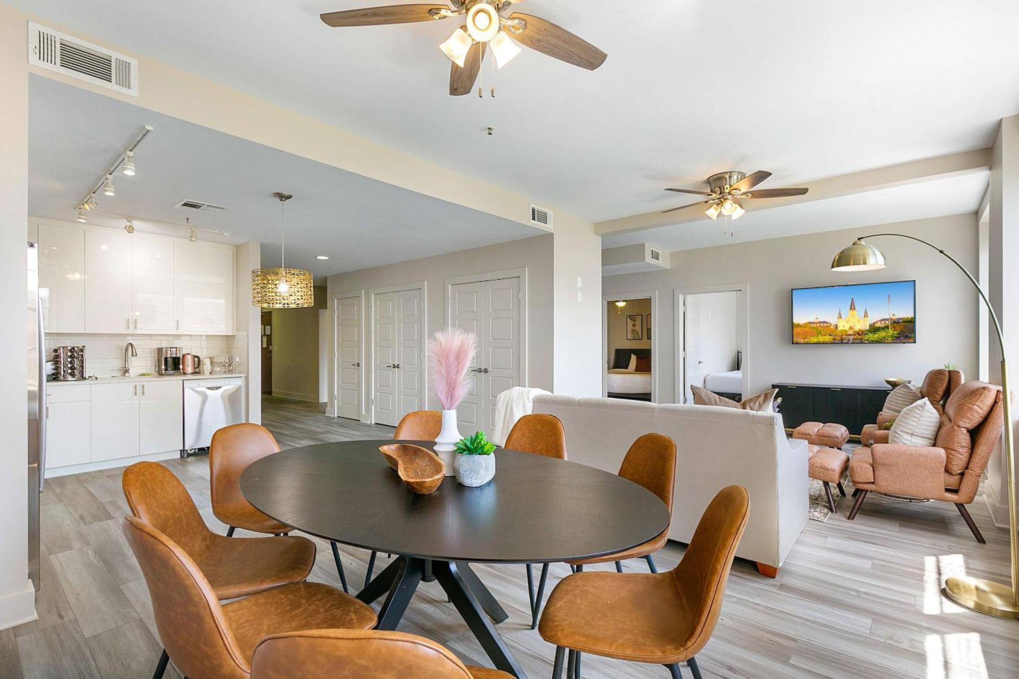Upscale Condos And Penthouses Close To Canal And Bourbon St Nova Orleães Exterior foto