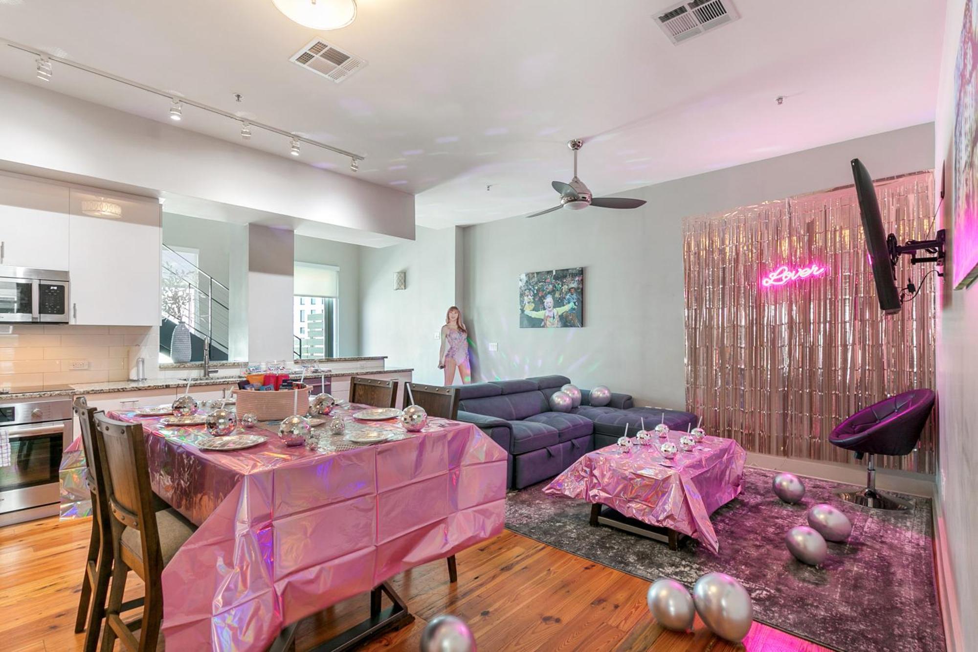 Upscale Condos And Penthouses Close To Canal And Bourbon St Nova Orleães Exterior foto